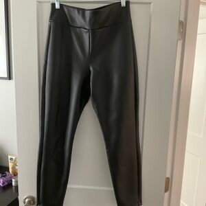 Sleek faux leather black leggings